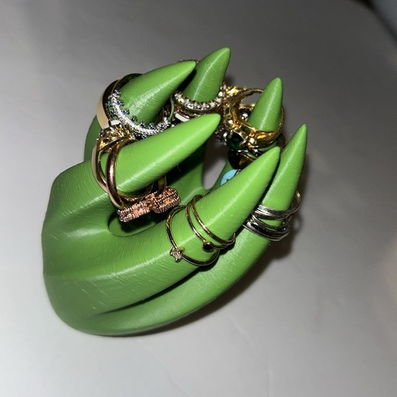 Ring holder unique shape - Picture 2 of 5